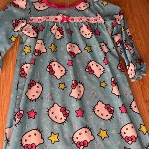 Lot of 3 girls night gowns. Size 3T. Various brands.